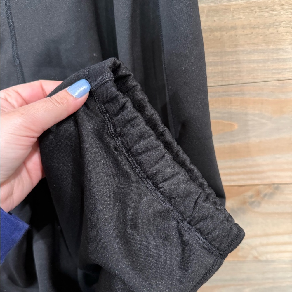 The North Face Women's Black Capris - Picture 6 of 6